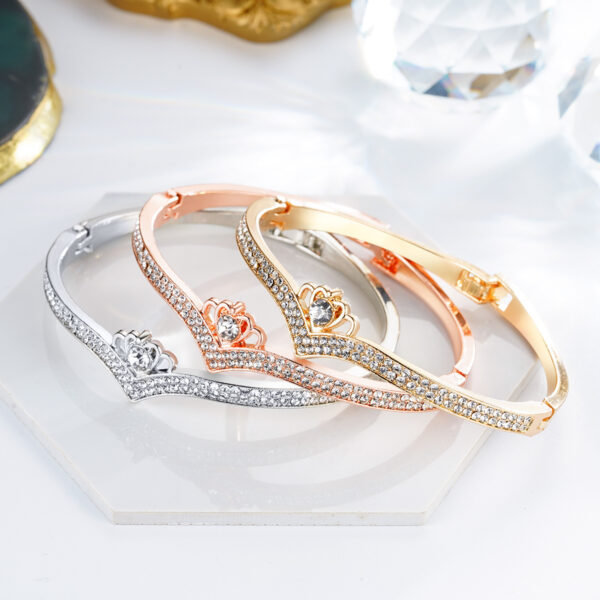 Wholesale Heart Shaped Crown Diamond Alloy Bracelet