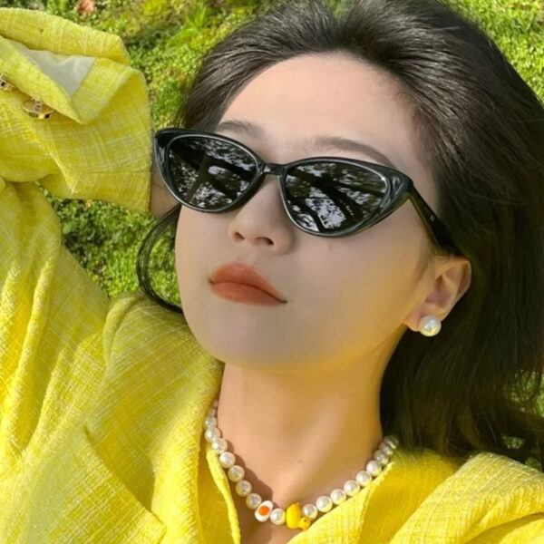 O1CN01e2IGrL1Gyyr6VOZqB_2340660692-0-cib Wholesale Retro Triangular Cat Eye PC Sunglasses