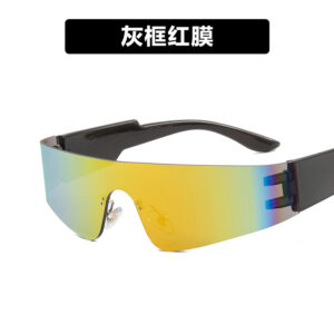 Figure / Gray frame red film