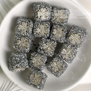 Gray diamond flower square