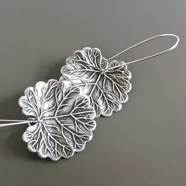 Wholesale Vintage Fashion Leaf Alloy Earrings