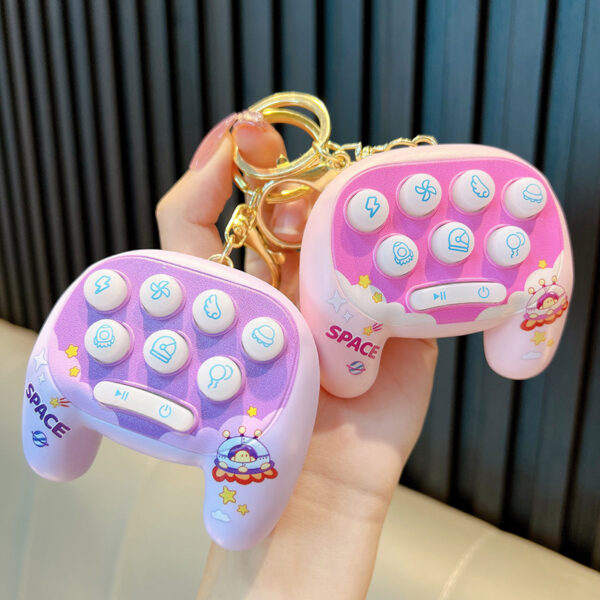 Wholesale Space Man and Ground Mouse Decompression Toys Mini Game Machines Plastic Keychain