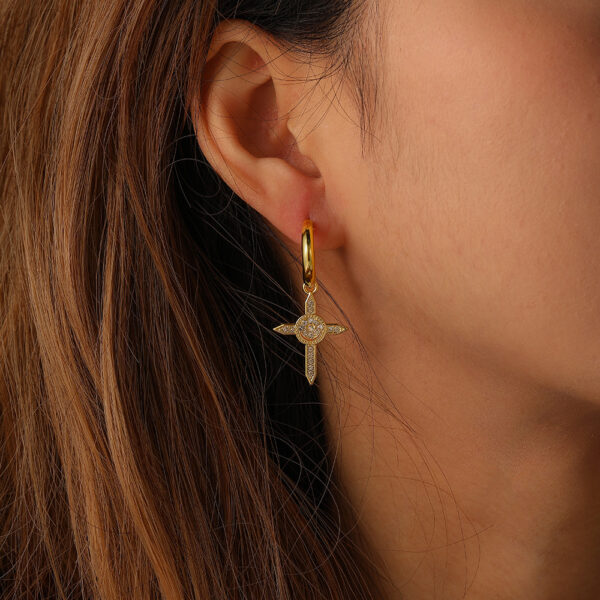 O1CN01euWRXF28eMKseY3sQ_2612337957-0-cib Wholesale Cross Full Diamond C Shape Metal Earrings