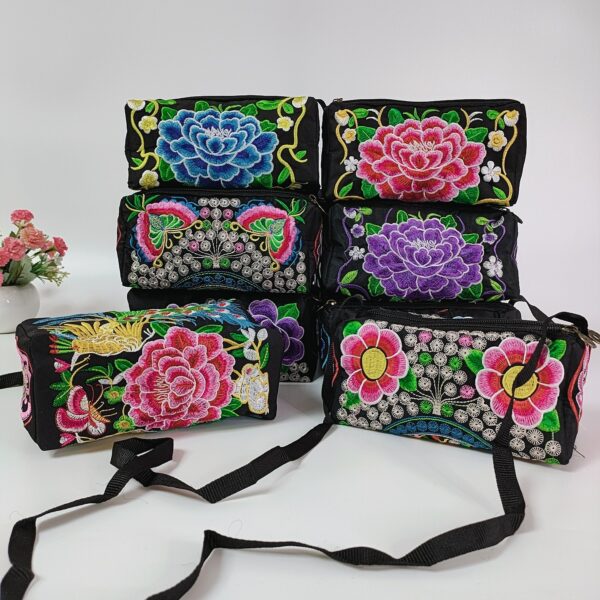 Wholesale Canvas Ethnic Style Embroidered Bags and Purses