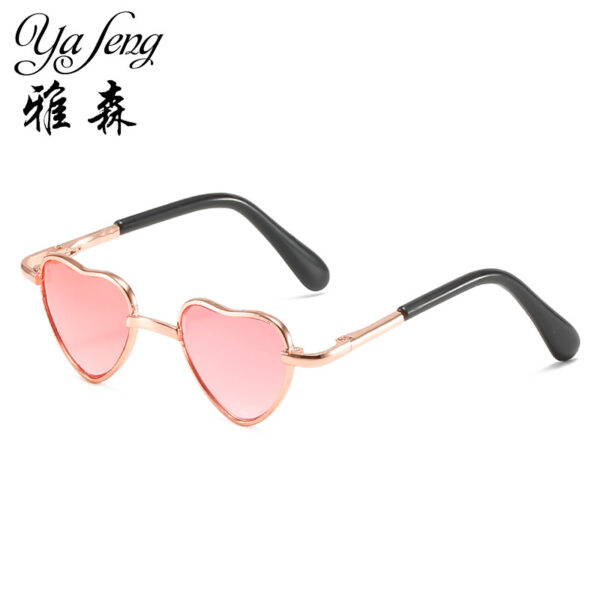O1CN01fl6J4f1PWt15uqJVP_2206902851849-0-cib Wholesale Heart Metal Puppet PC Sunglasses