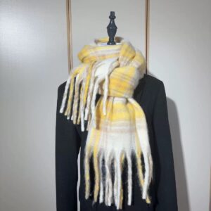 [yellow] colorful large tassels / About 230