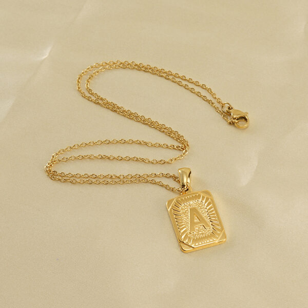 O1CN01gJIxTz1tSFYxrw6gw_2211833655900-0-cib Wholesale Brand Letter Pendant Gold Plated Necklaces