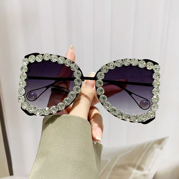 O1CN01ggEjsl1LDsJEn3tdW_2207131381266-0-cib Wholesale Square Frame Diamond and Pearl Temple PC Sunglasses