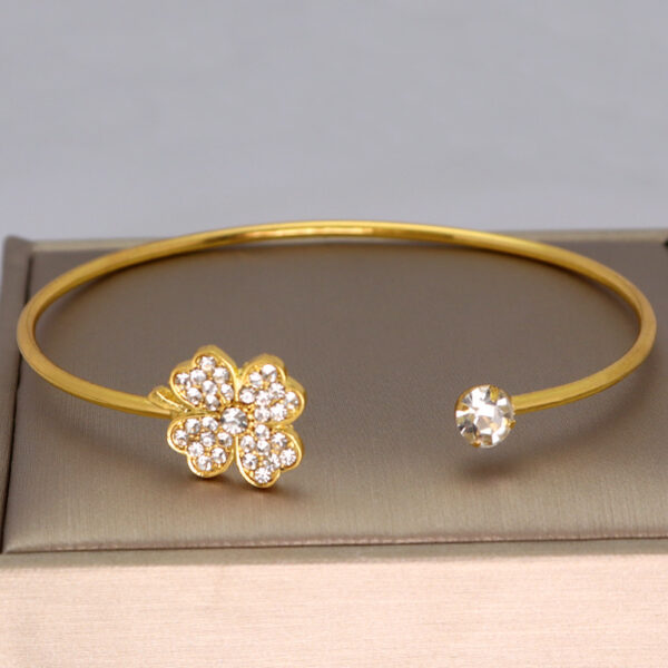 Wholesale Open Four-leaf Clover High-end Bracelet