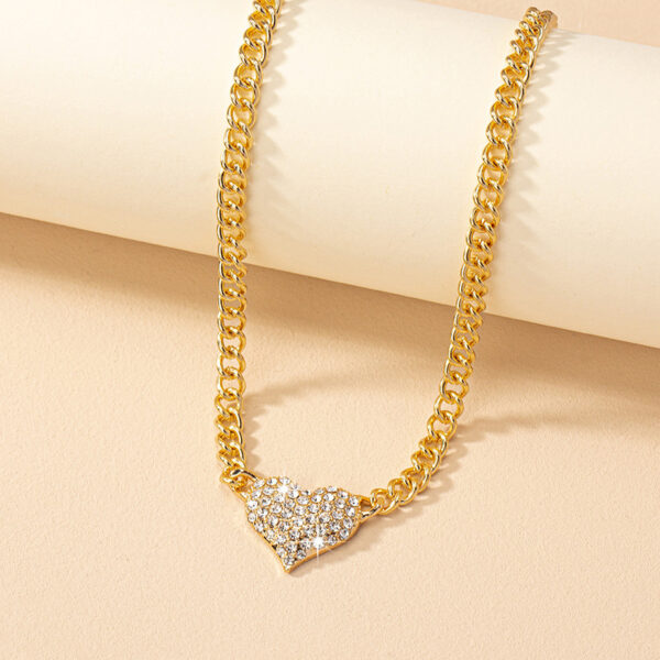 O1CN01gt6tgm2GlheN3FgD5_2208966519056-0-cib Wholesale Full Diamond Retro Heart Shaped Necklace Collarbone Chain