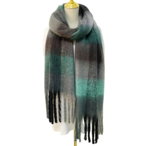 Dark black and green / 246cm (including beard)