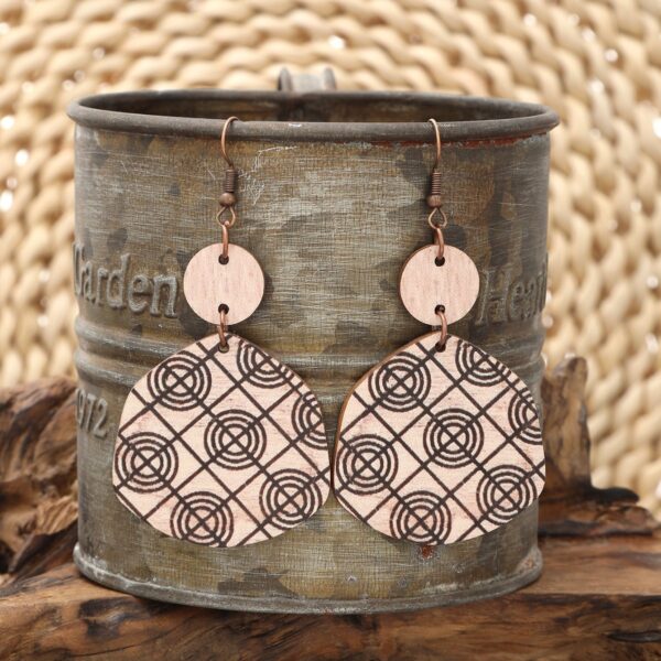 O1CN01hAWjXG1ftMfMJG0o4_3172764064-0-cib Wholesale Western Style Butterfly Bee Flower Pattern Wooden Earrings