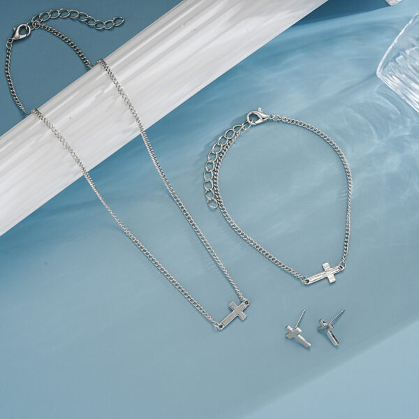 Wholesale Fashion Simple Niche Design Cross Earrings Bracelet Necklace Advanced Design Set