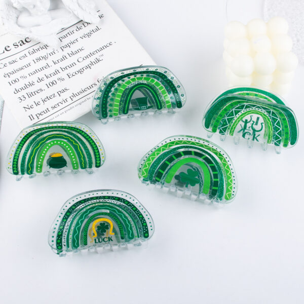 O1CN01hmzgAO25AdqWETLLw_2212693817486-0-cib Wholesale Clover St Patricks Day Pvc Hairpins