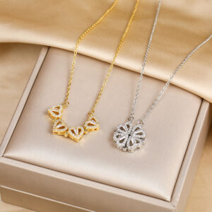 Wholesale Love Clover Titanium Steel Necklaces