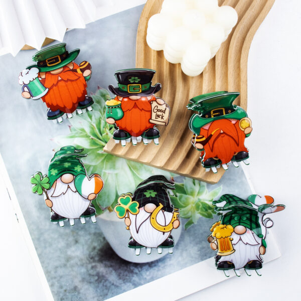 O1CN01iDkSKS25AdqkDnAyZ_2212693817486-0-cib Wholesale St. Patrick's Day Green Old Dwarf Shamrock Pvc 6cm Hair Clip