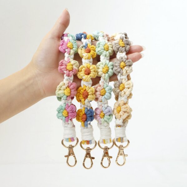 Wholesale Hand Woven Flower Daisy Cotton Rope Keychain