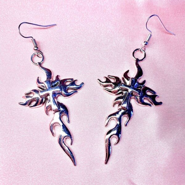 O1CN01iSnvIt1nr5QtFMbgz__2212841575142-0-cib Wholesale Gothic Punk Silver Flame Earrings