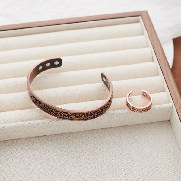 O1CN01ibhqnk1qpf8v8c7SO_2207812985545-0-cib Wholesale Vintage Red Copper Magnet Simple Bracelet