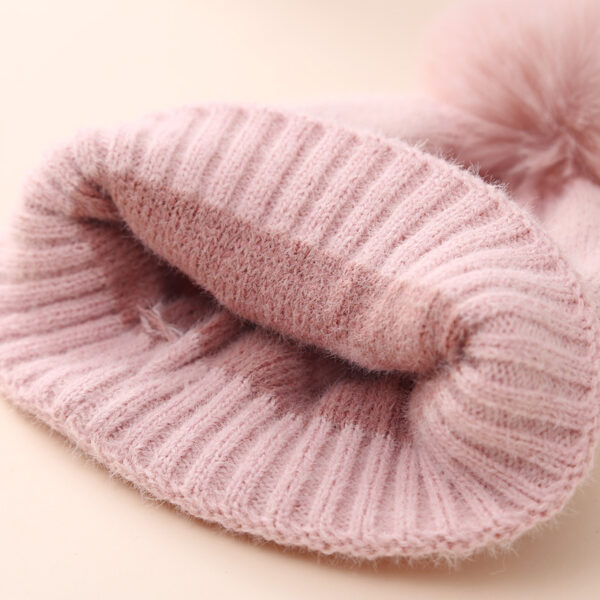 O1CN01ic3owz1p8mKhpLitC_2206668985316-0-cib Wholesale Children's Winter Hat Fur Ball Knitted Hat Scarf Gloves Set