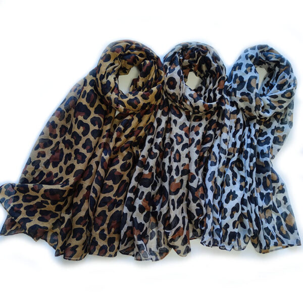 Wholesale Leopard Print Yarn Print Scarf