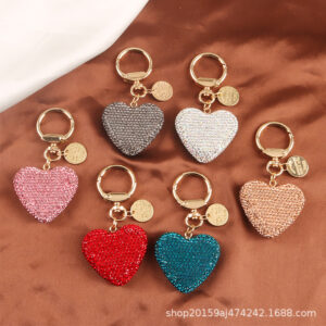 Wholesale New Love Alloy Keychain Creative Diamond Love Headphone Cover Bag Pendant Text Metal Tag Accessories