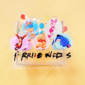 B320-pooh and his friends pen holder