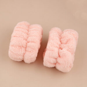 A pair of Korean powder (3 hand stitches)