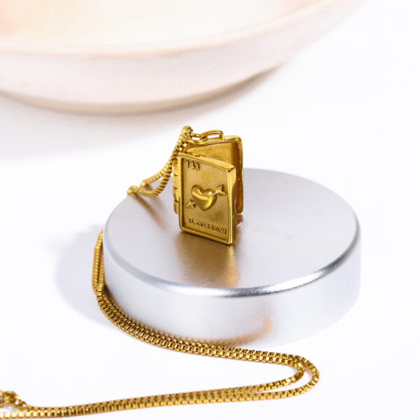 Wholesale Titanium Steel 14K Gold Moon Heart Album Photo Frame Necklace