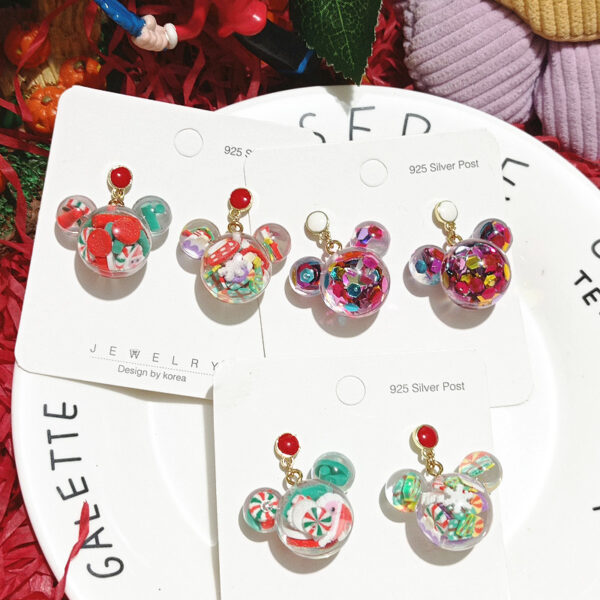 O1CN01jLg6Wr24oeq32KJ5r_2209879147438-0-cib Wholesale Christmas Series Hand-made Epoxy Soft Ceramic Cartoon Shaped Earrings