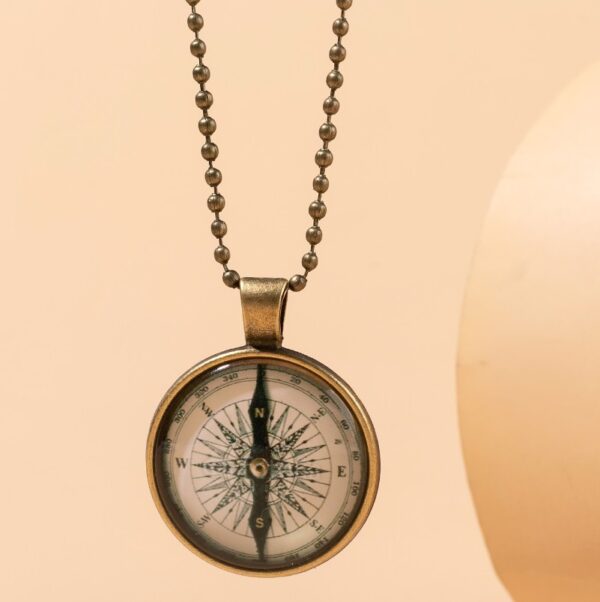 Wholesale Vintage Compass Time Gemstone Alloy Necklace