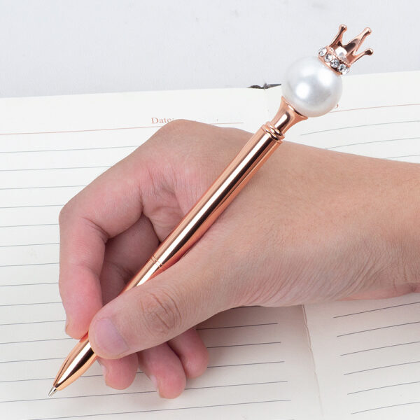 O1CN01jWuiVt1jndpPjIywG_2527334593-0-cib-1 Wholesale Pearl Queen Crown Round Metal Ball Pen