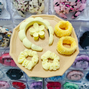 Yellow hairband, hair tie, hairpin, wrist 6-piece set (seam interface)