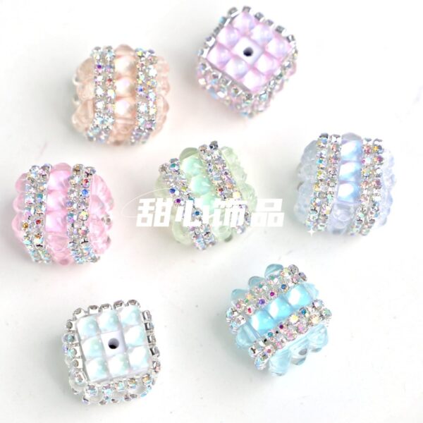O1CN01jgzWQI21J6fQouoEP_2215531016963-0-cib Wholesale Acrylic Diamond Beads