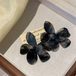 E1243 gray cascading five-leaf flower