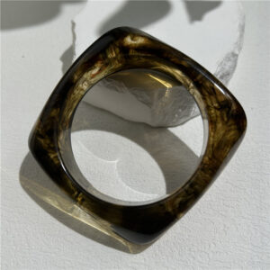 Brown smudged inner diameter is about 6.7cm