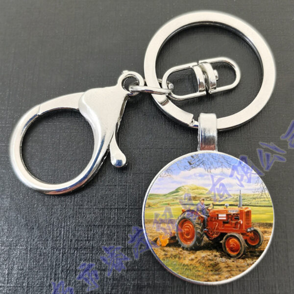 Wholesale Time Gem Tractor Round Glass Metal Keychain