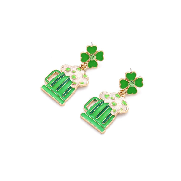 O1CN01kzsa6Y2JjMVIuUIrb_3025409457-0-cib Wholesale St. Patrick's Four-leaf Clover Alloy Oil-drip Diamond Beer Mug Earrings