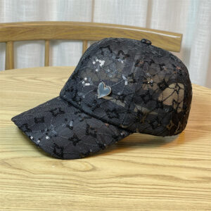 Black / Adults 54-60 adjustable