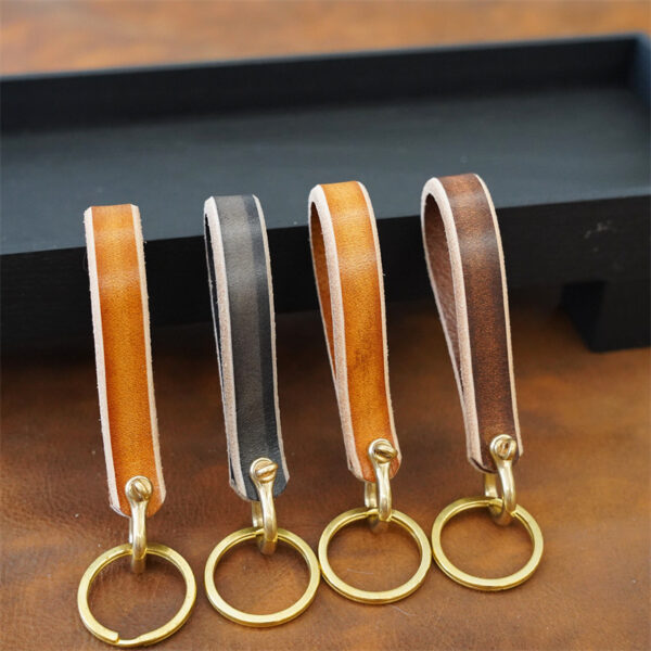 Wholesale Handmade Retro Brass Horseshoe Buckle and Cowhide Keychain