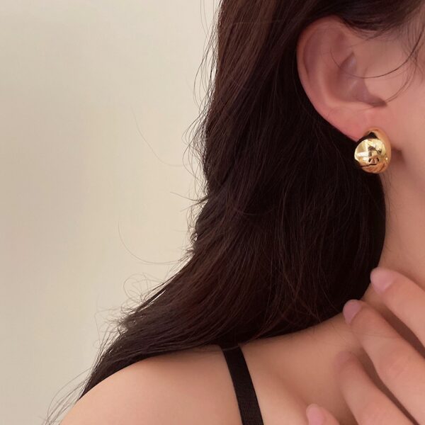O1CN01lCMfIQ28NPcabPTwY_2259887920-0-cib Wholesale Irregular C-type Gild Earrings