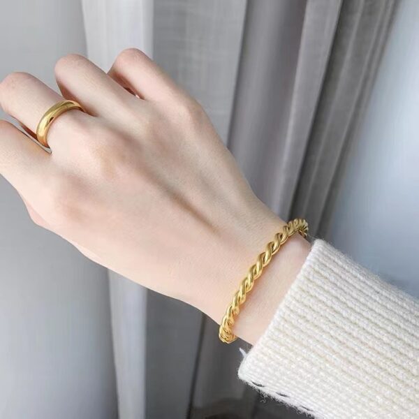 O1CN01lGTPQF1VHfp9RavqP_4112122628-0-cib Wholesale Twist Fashion Titanium Steel Bracelet