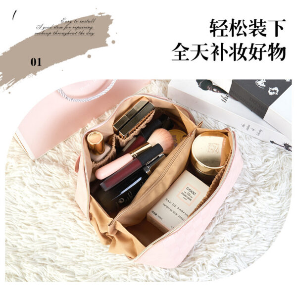Wholesale of Large Capacity Organ PU Pillow Makeup Bags