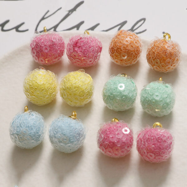 O1CN01lLEP3o2LIulmxwpsM_2206372689670-0-cib Wholesale Round Plush Colorful Ball with Circle Wrapped Transparent Disc DIY Jewelry