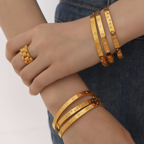 Wholesale Retro Style Zircon Set 18K Gold Plated Titanium Steel Bracelet
