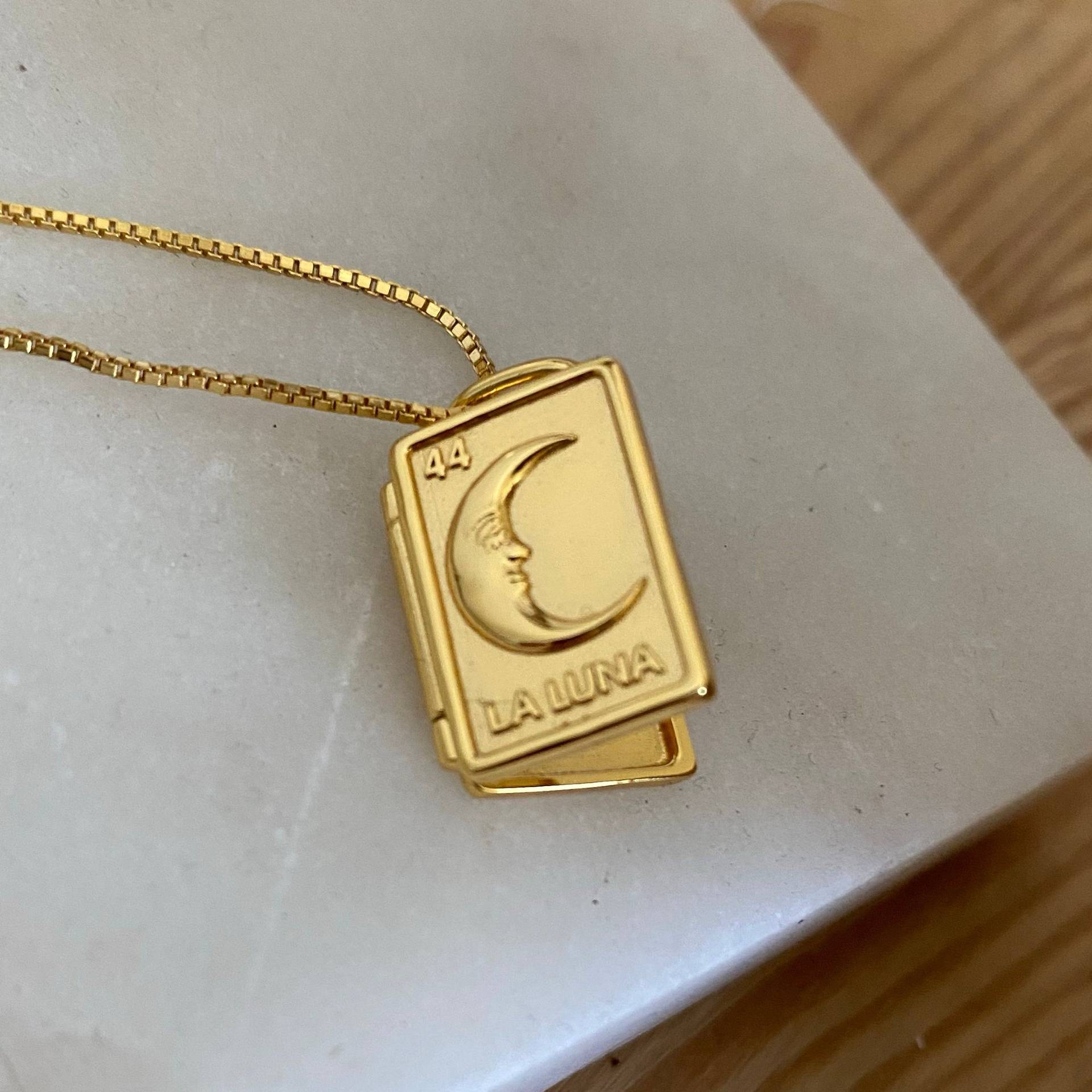 Wholesale Titanium Steel 14K Gold Moon Heart Album Photo Frame Necklace