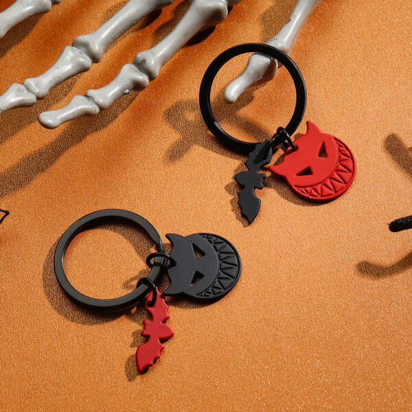 O1CN01lYcEOa1bFjkLcJ9pk_2857743436-0-cib Wholesale Halloween Bat Couple Zinc Alloy Keychain