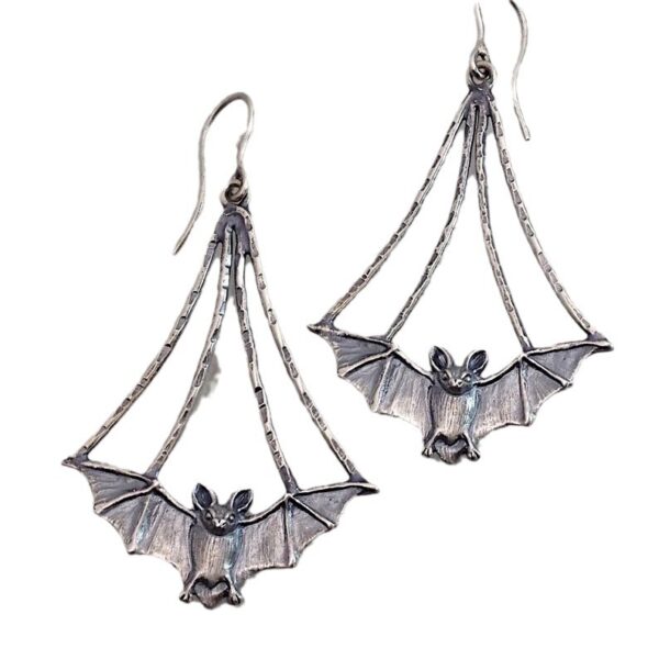 O1CN01laNzAc1TI0tTeS4V4_2206709272358-0-cib Wholesale Goth Theme Vintage Temperament Fashion Bat Alloy Earrings