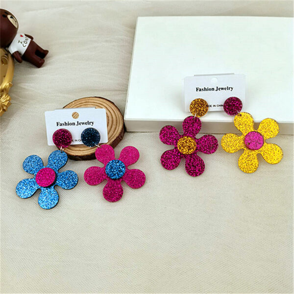 O1CN01laW0WJ27ScW1g7vFf_3843297796-0-cib Wholesale Fashion Contrasting Color Five-petal Flower Acrylic Earrings