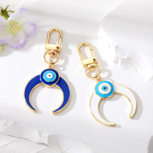 Wholesale Alloy Devil Eye Creative Keychain